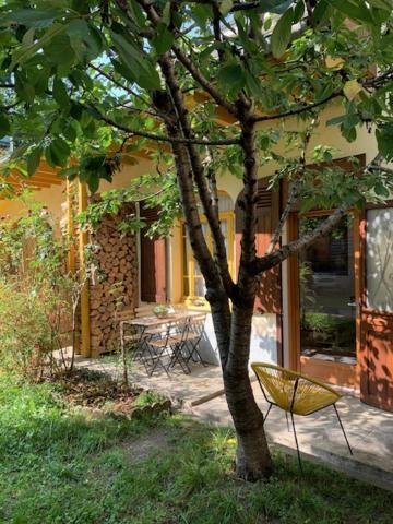 Charmant Appartement Sur Cour, Le Cerisier Bagnères-de-Bigorre Εξωτερικό φωτογραφία